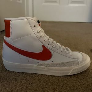 Nike Blazers Size : W5 Color: white & red